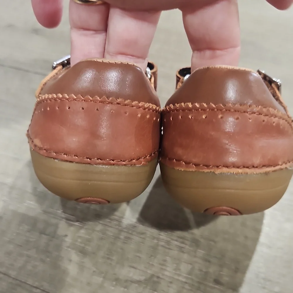 Lucianne Soft Motion leather Mary Jane size 5